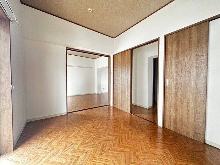 テレパレス榴ヶ岡1号棟の物件内観写真