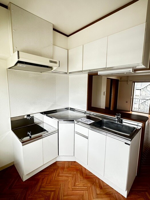 テレパレス榴ヶ岡1号棟の物件内観写真