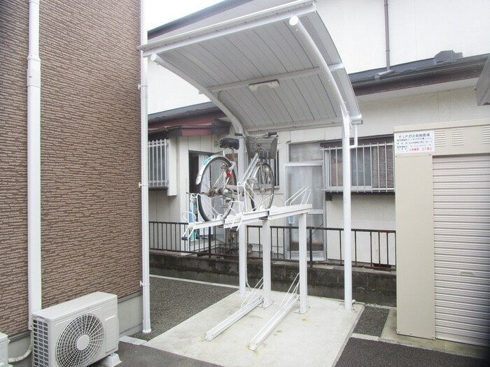 アドニスパークの物件外観写真