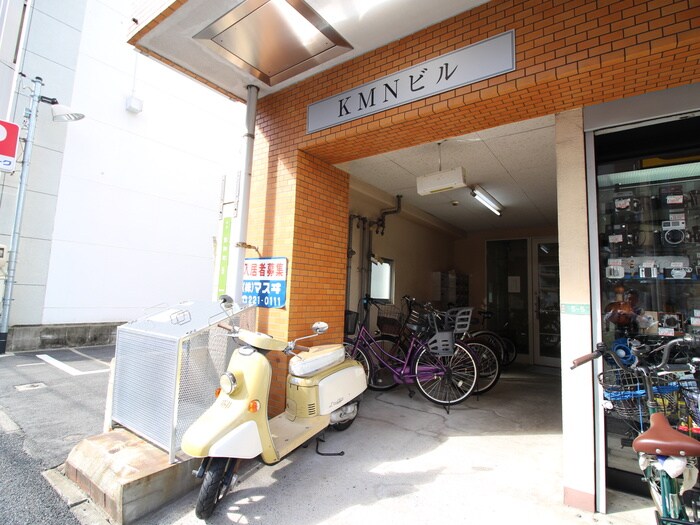 ＫＭＮビルの物件外観写真