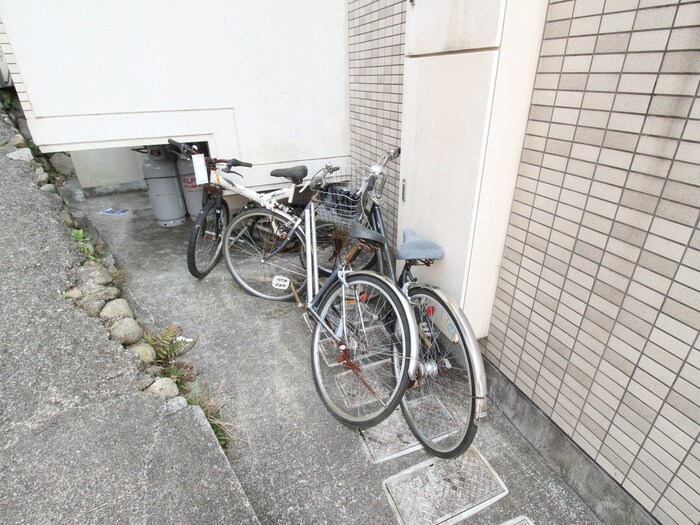 己斐上タウンＢ棟の物件外観写真