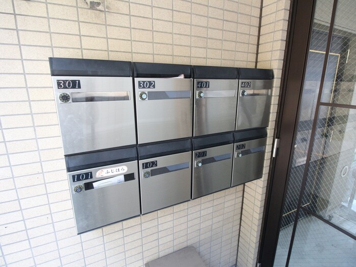 己斐上タウンＢ棟の物件外観写真