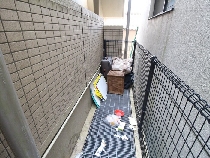 己斐上タウンＢ棟の物件外観写真