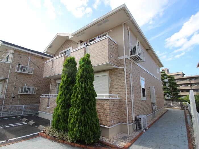 シャン・ド・フル－ル・タマキの物件外観写真