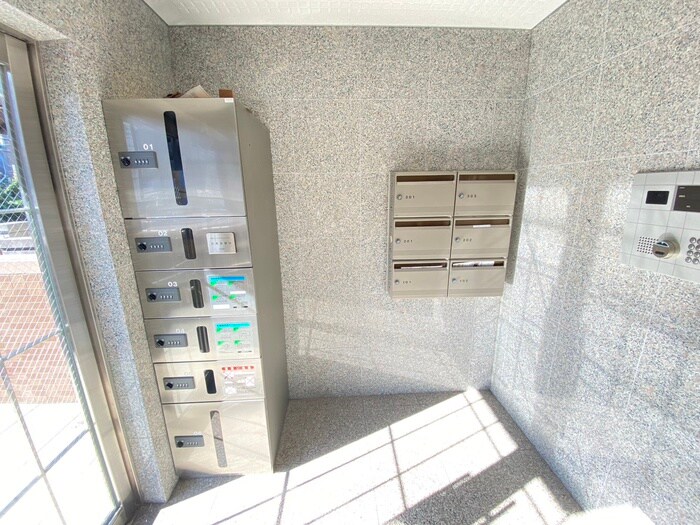 サラマンカビルの物件外観写真