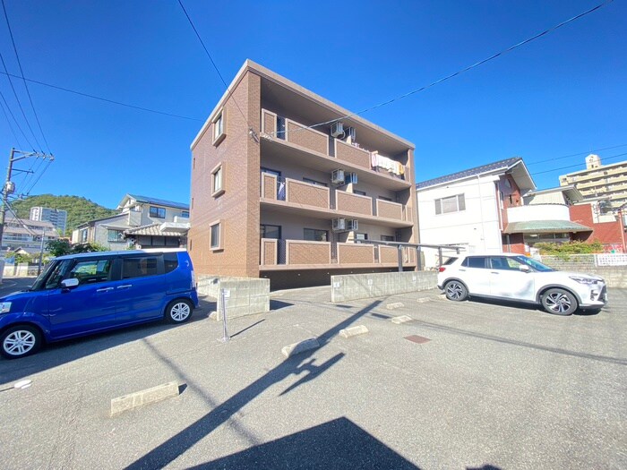 サラマンカビルの物件外観写真