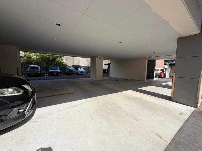 サンシャインＫＡＷＡＯＫＡの物件外観写真