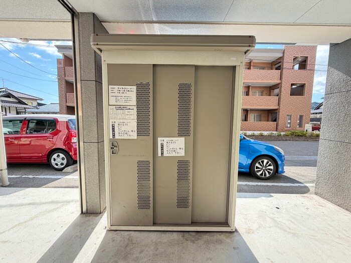 サンシャインＫＡＷＡＯＫＡの物件外観写真