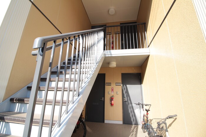 シャーメゾン学園前の物件外観写真