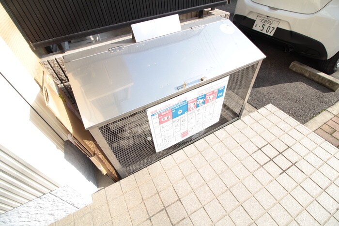 シャーメゾン学園前の物件外観写真