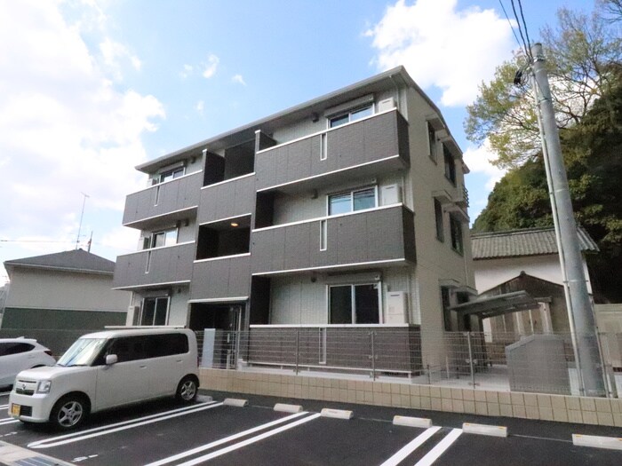 ヴェールビレッジ三戸の物件外観写真