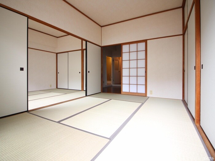 ロイヤルビューの物件内観写真