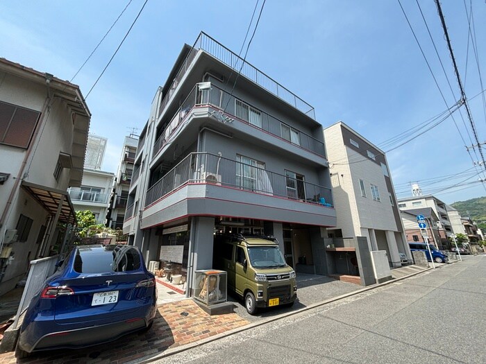 平岡ビルの物件外観写真