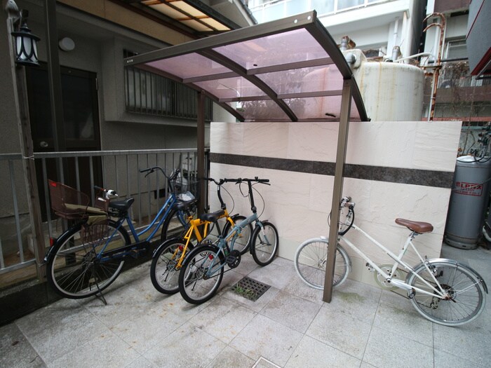 平岡ビルの物件外観写真