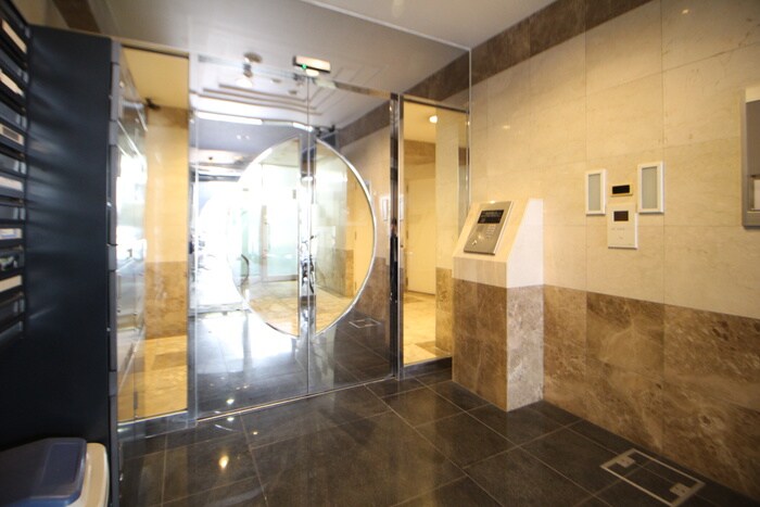 ＬＩＯＮ大手町の物件外観写真