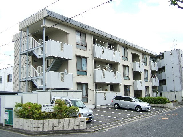 トリヴァンベール平山の物件外観写真