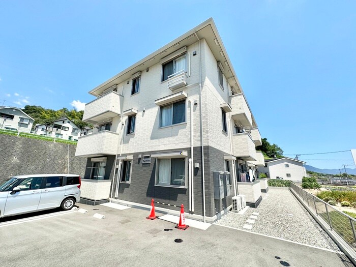 リオッサの物件外観写真