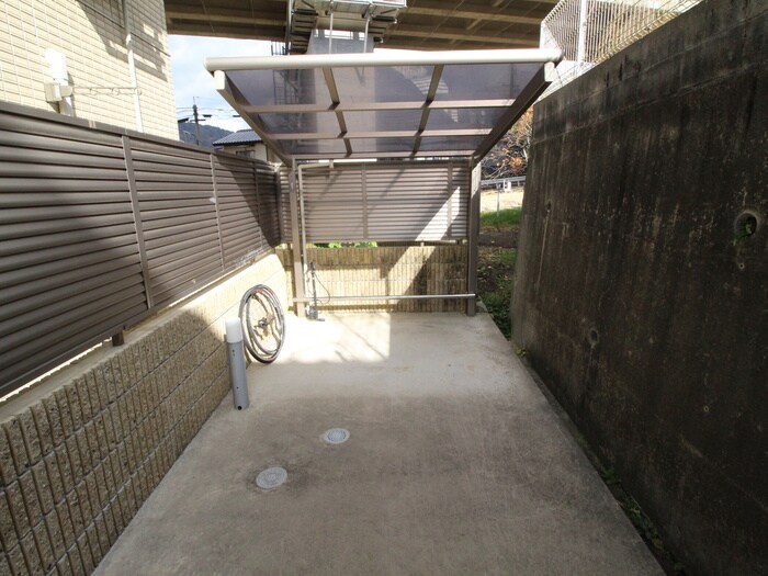 ラ・メゾン・アンソレイエの物件外観写真