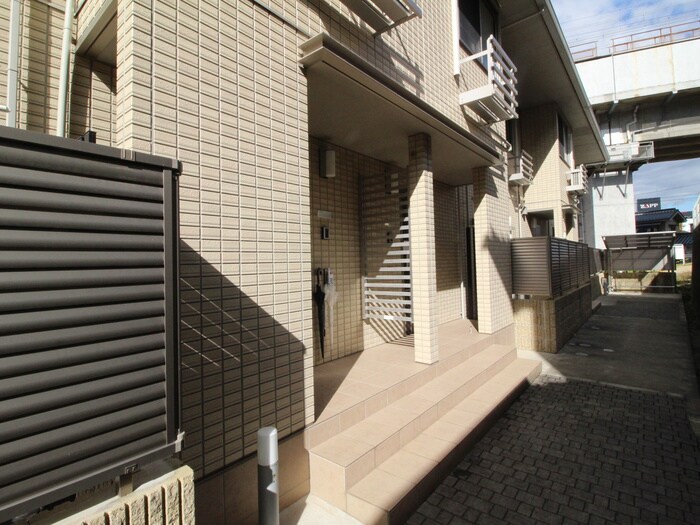 ラ・メゾン・アンソレイエの物件外観写真