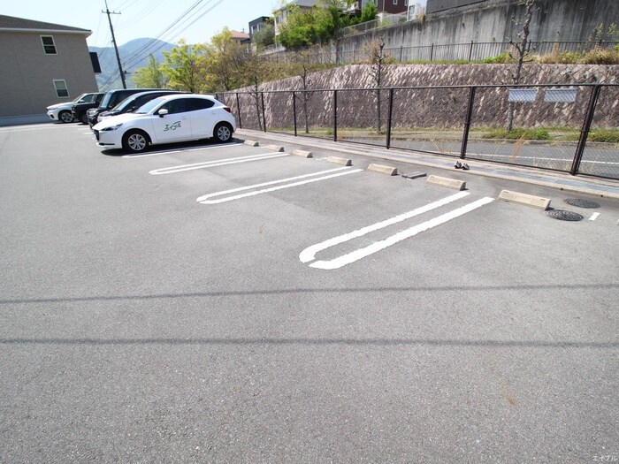 ラ・リューアBの物件外観写真