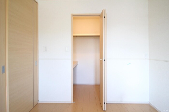 ラ・リューアBの物件内観写真