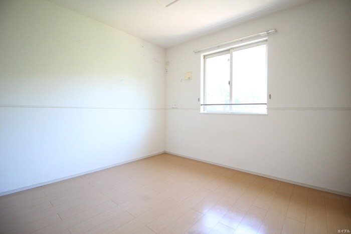 ラ・リューアBの物件内観写真