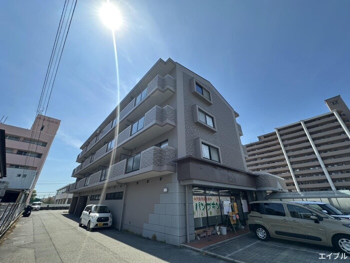 ファミール昭栄の物件外観写真