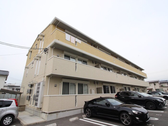 ﾌｧｲﾌﾞｽﾘｰの物件外観写真