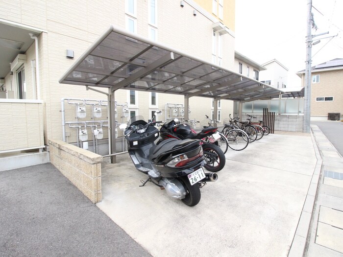 ﾌｧｲﾌﾞｽﾘｰの物件外観写真