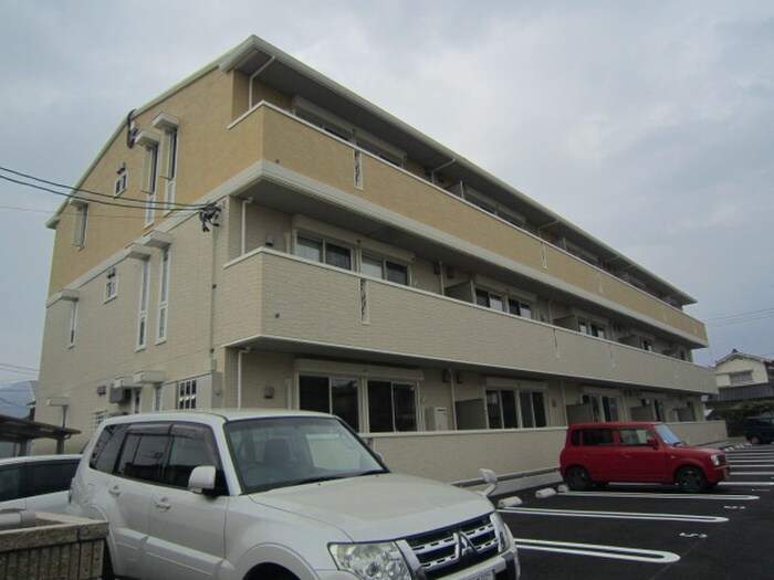 ﾌｧｲﾌﾞｽﾘｰの物件外観写真