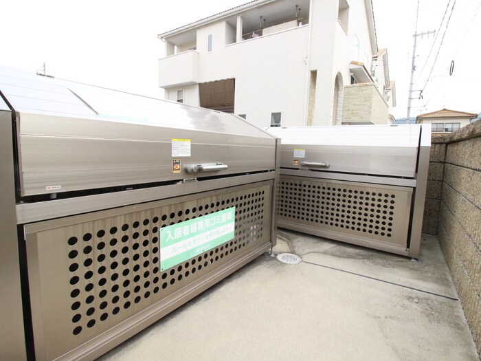 ﾌｧｲﾌﾞｽﾘｰの物件外観写真