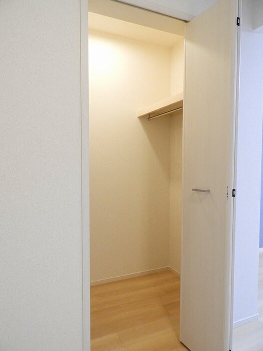 ハイ　ロザーナ　ファミリアの物件内観写真