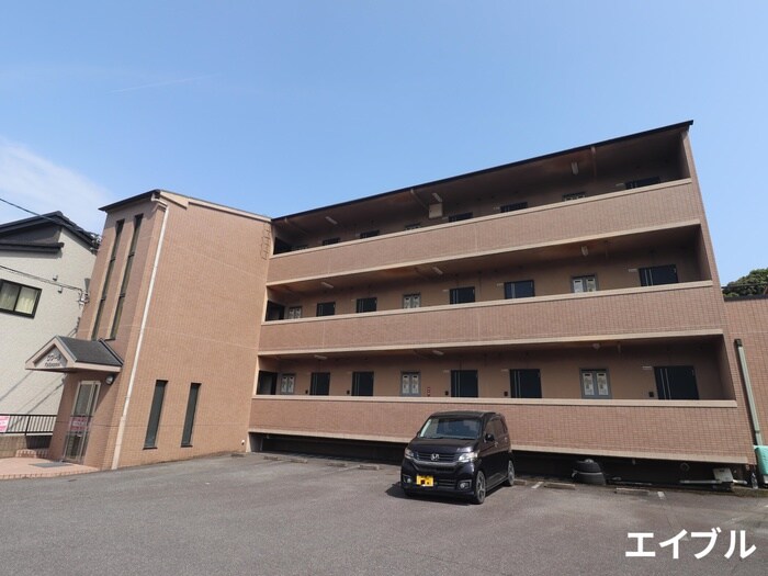 ロワールタケウチの物件外観写真