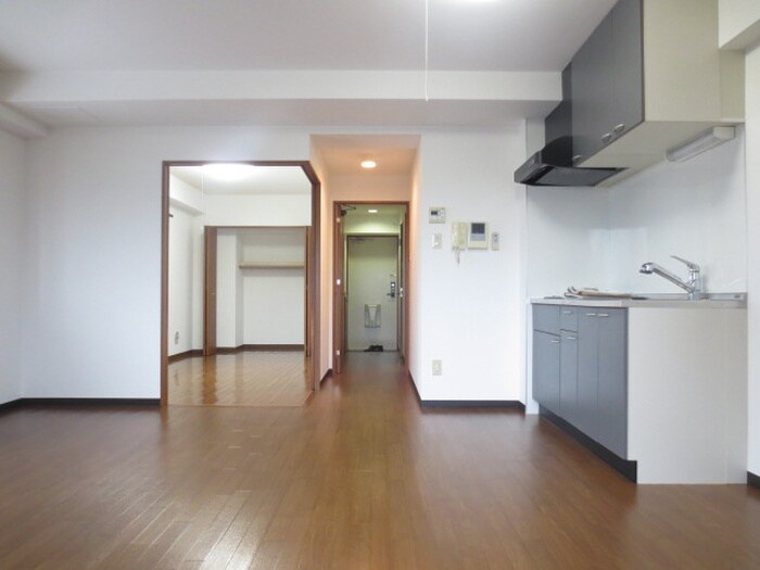 コンフォール空港通りの物件内観写真