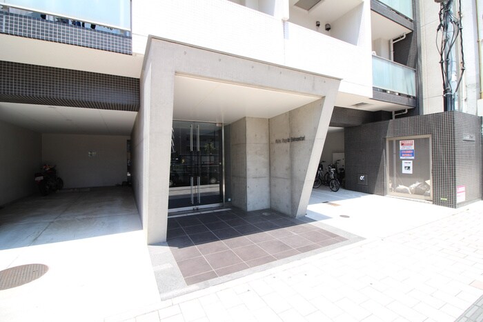 アルファレガロ駅前通りの物件外観写真