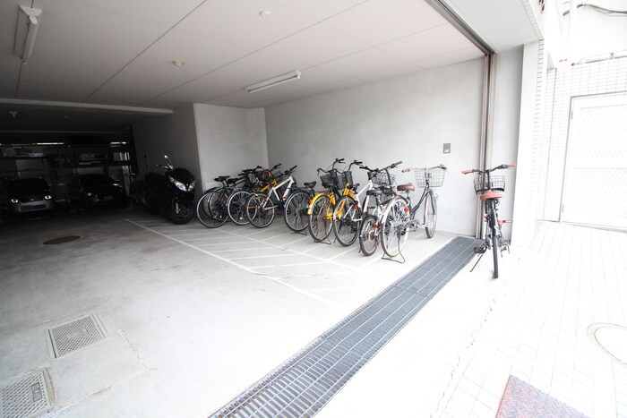 リョ－コ－テックビルの物件外観写真