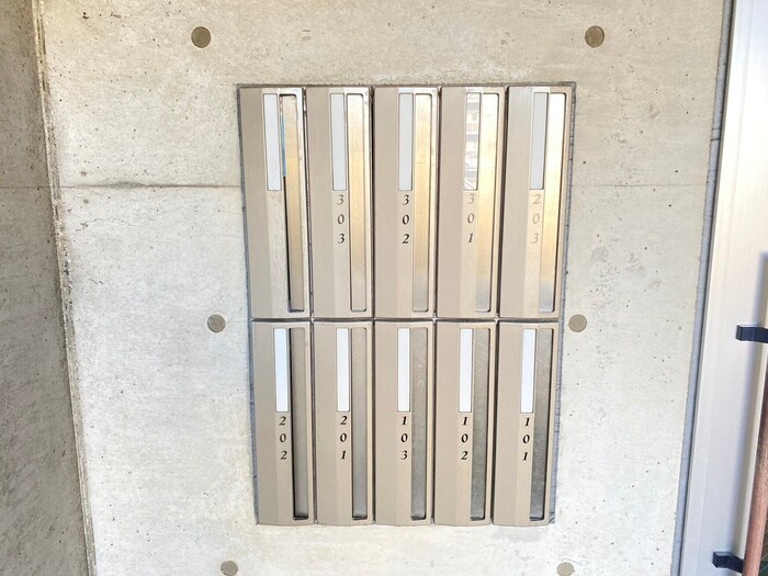 Ｃｈａｔｅａｕ－ＲＥＹの物件外観写真