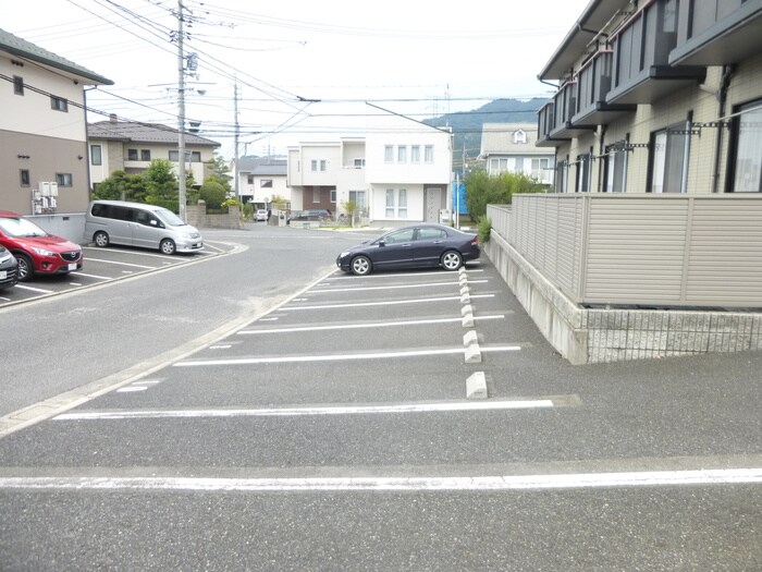 カーサKAWAUTIの物件外観写真