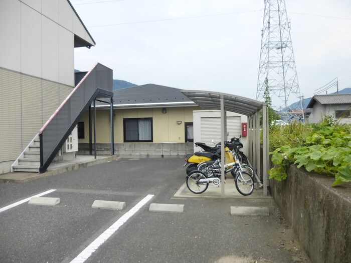 カーサKAWAUTIの物件外観写真