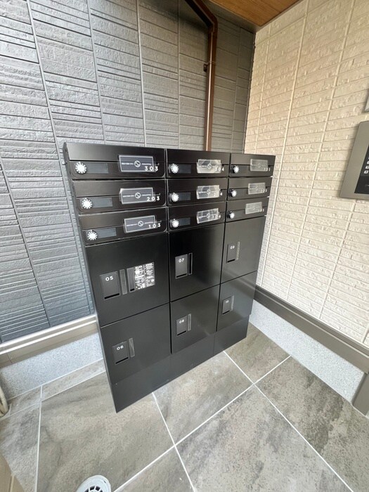 スリール・コートの物件外観写真