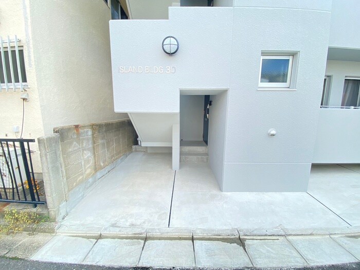 アイランドビル３０の物件外観写真