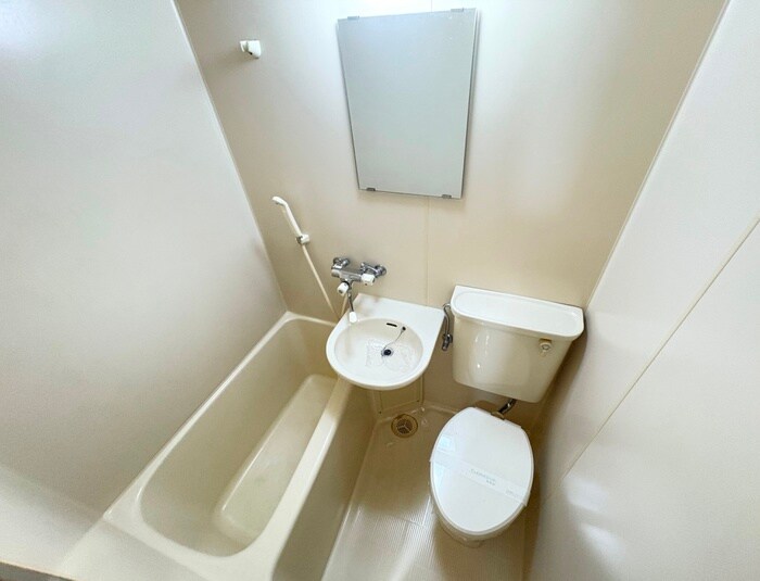 リバ－ジュ山下の物件内観写真