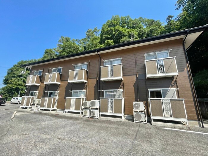 ロイヤルヒルズ　Ａ棟の物件外観写真