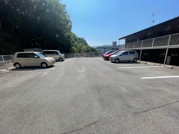 ロイヤルヒルズ　Ａ棟の物件外観写真