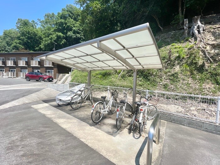 ロイヤルヒルズ　Ａ棟の物件外観写真