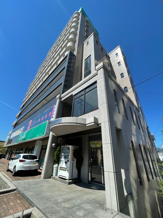 セレッソコ－ト西原の物件外観写真