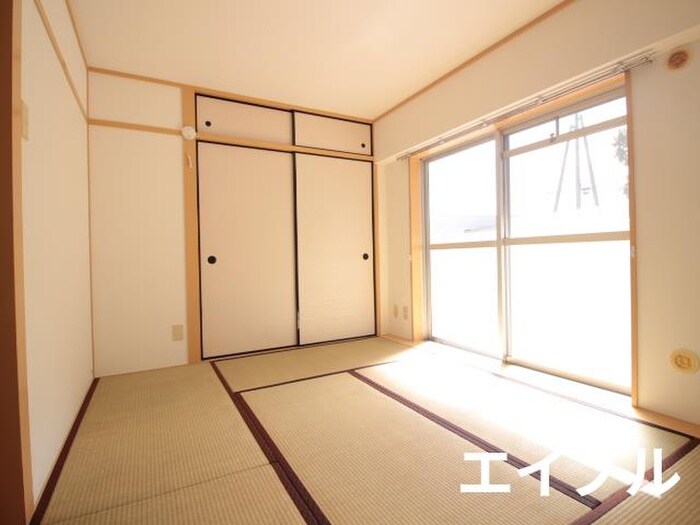 サンローレル宮内A棟の物件内観写真