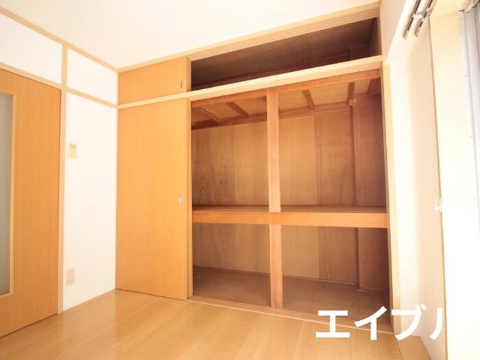 サンローレル宮内A棟の物件内観写真