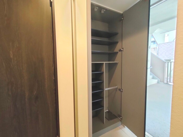 ラルウェンディ縮景園前イーストの物件内観写真