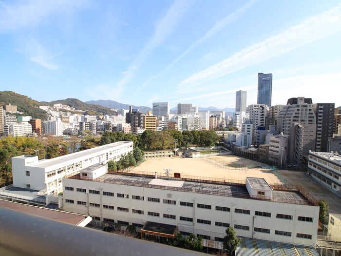 ラルウェンディ縮景園前イーストの物件内観写真